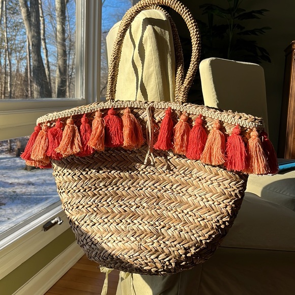 Flora Bella Straw Bag w/ orange & tangerine Fringe. So fun. Gently used. - Picture 1 of 7